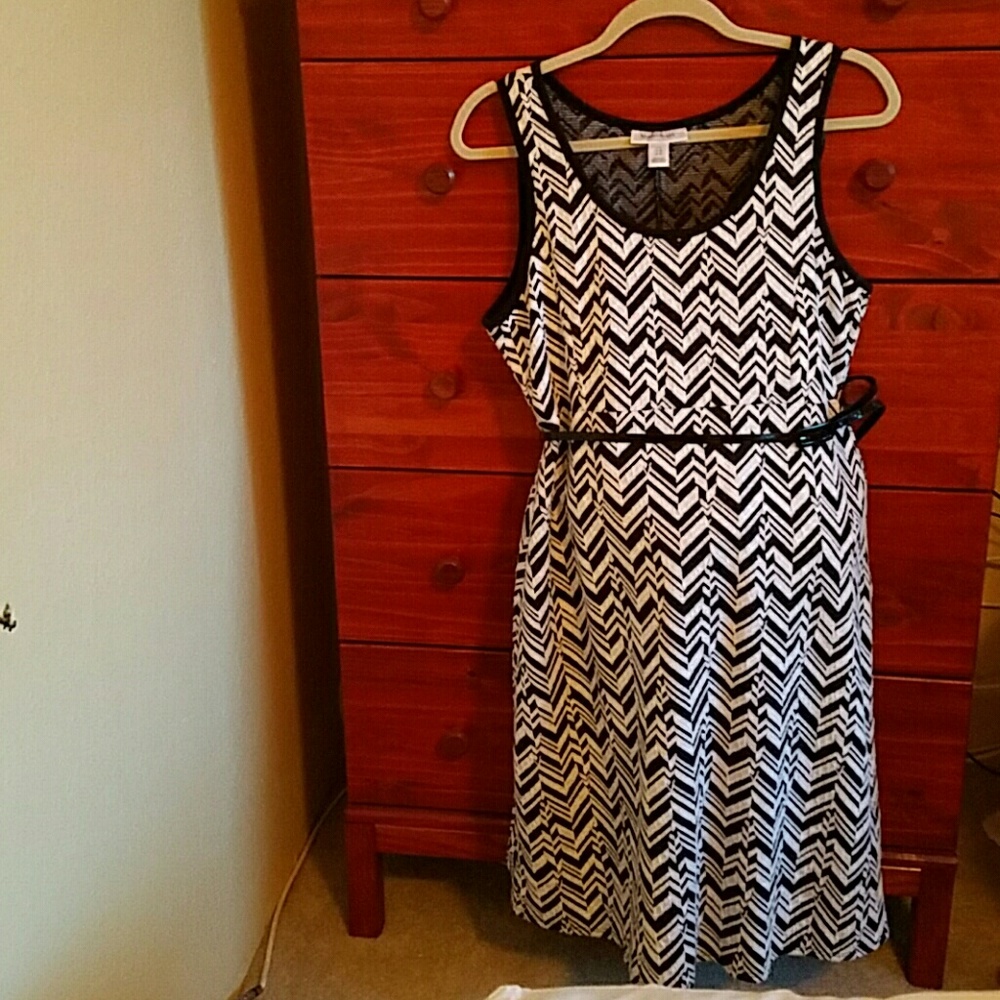 Motherhood Maternity sleeveless dress